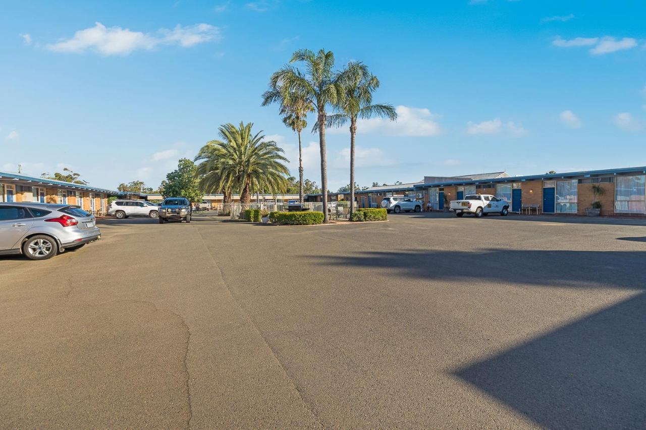 Plainsman Motel Forbes Exterior foto