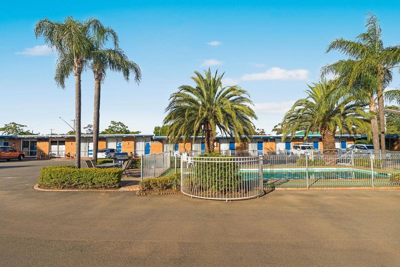 Plainsman Motel Forbes Exterior foto