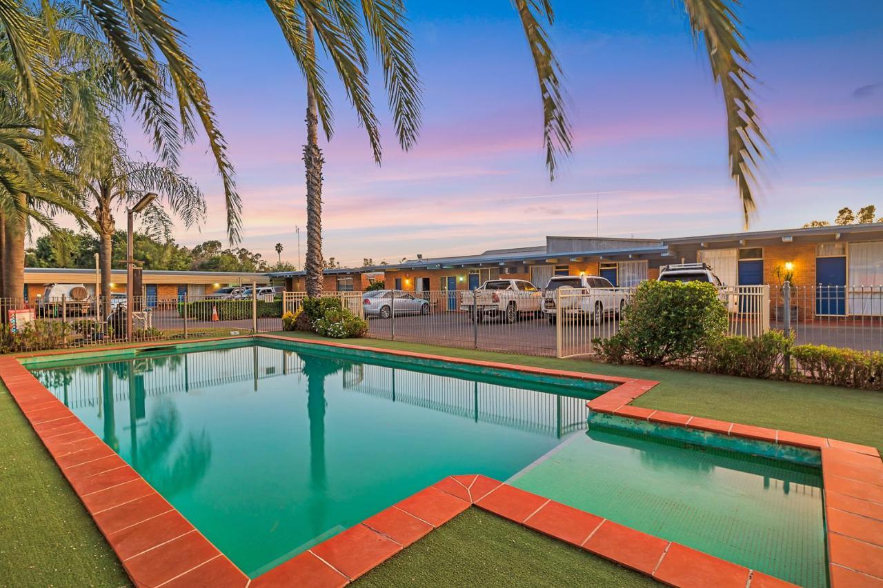 Plainsman Motel Forbes Exterior foto