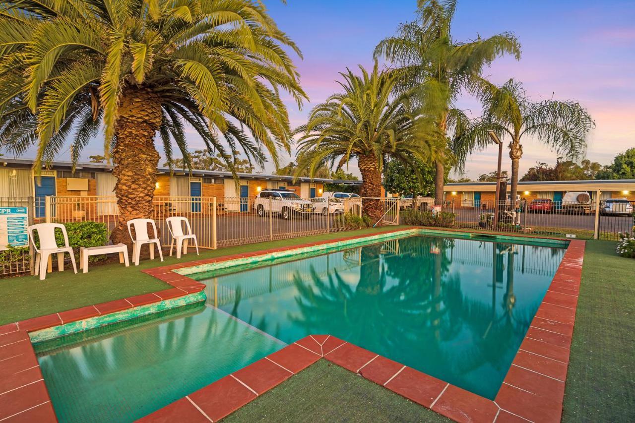 Plainsman Motel Forbes Exterior foto