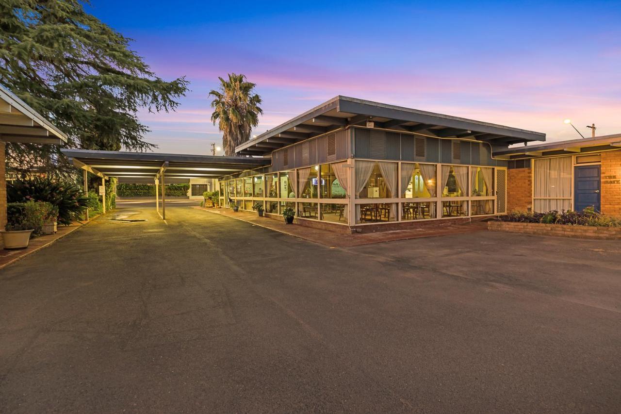 Plainsman Motel Forbes Exterior foto